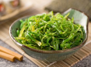 Fitoterapia: che cos’è l’alga wakame e a cosa può essere utile?