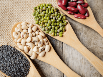 I fitoestrogeni in menopausa: dal sintomo al rimedio naturale