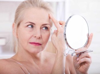 Pelle in menopausa: come cambia e come prendersene cura